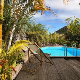 La Case Mont Vert - Tropical haven with pool, hotel i Petite-Île