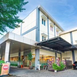 Hotel Puri Indah Subak, hotel u gradu Tjakranegara