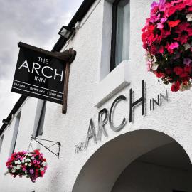 The Arch Inn، فندق في اولابول