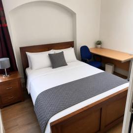 Viesnīca Modern Stay in the Heart of Thurles Room 3 Shared Apt pilsētā Tērlesa