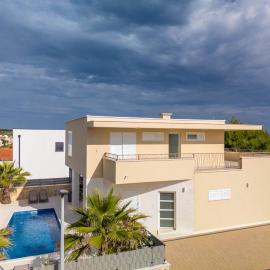 Villa Smratine - Luxury Villa with Pool in Vir