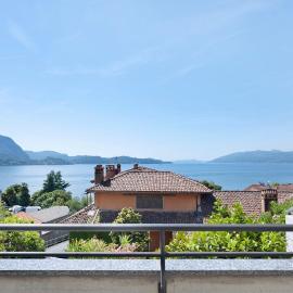 Appartamento Vista Lago Ghiffa, hotel sa Ghiffa