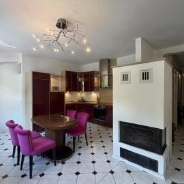 Apartmenthaus Albrechtsburg โรงแรมในบาดชานเดา
