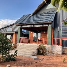Buye Holiday House