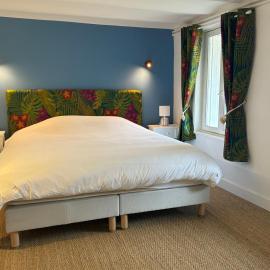 Appartement 80 M de la plage plein centre,parking privé