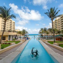Holiday Inn Club Vacations The Royal Sands All Inclusive โรงแรมในแคนคูน