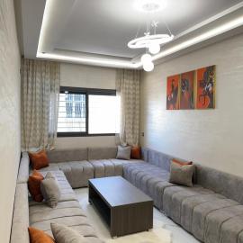 Brand-New 3BR Apartment , Sunny Balconies , Garden View , Near Euromed & Medina, hotel a Douar Trhaïtia