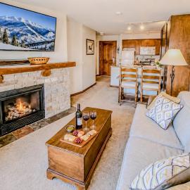 Rimfire 205 Snowshoe Village Great Views Sleeps 6, hotel in Snowshoe