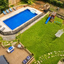 Pool House Near NYC FIFA Stay for Groups, khách sạn ở Roselle