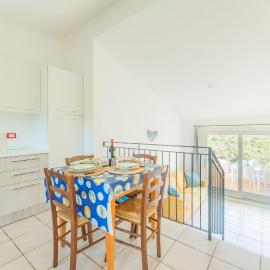 Chic Residence Ea Bianca 1 Bed Apartment sleeps 4, hotelli kohteessa Cala Bitta
