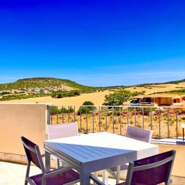 Appartamento in residence con piscina e vista mare