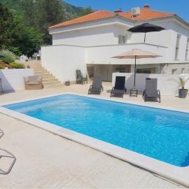 Apartment DELFIN - Beheizter Pool & Jacuzzi in Bribir - Crikvenica - Novi Vinodolski, hotel v destinácii Bribir