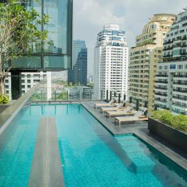 Viesnīca Sukhumvit 11 #Luxury #Pool #Gym #BTS Nana&MRT Sukhumvit #2BR #Max4ppl pilsētā Makkasan