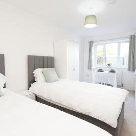 Private Studio Near Airport with Free Parking