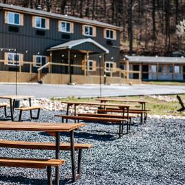 Grey Pine Lodge, hotel a Waynesboro