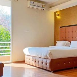 Craviq Hotels -1, hotel in Ghaziabad