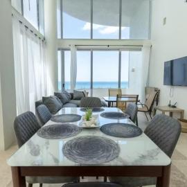 Oceanfront Condo with Pool and Views Telchac | Depto B52, Hotel in Xtampú