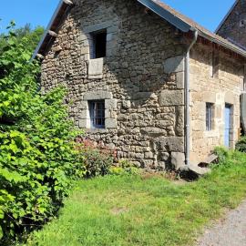 La Petite Ferme d'Autrefois – hotel w mieście Saint-Georges-Nigremont