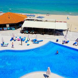 Beachfront Family Apartment for 8 Guests Obzor