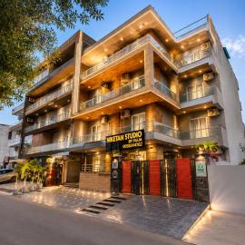 Niketan Medanta Service Apartment Near Medanta Hospital, מלון בגורגאון