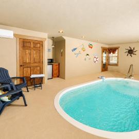 Luxury Chalet w Indoor Pool, Theater Room & Game Loft — 4 Miles to Gatlinburg