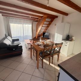 Maison près de la mer, hôtel à Yffiniac