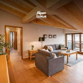 ALPENNEST - Balcony & Sauna Access, ξενοδοχείο στο Ζέεφελντ, Τιρόλο