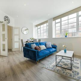 Spacious Central Brighton BN1 Apartment City Centre ,3 Min Walk to Beach,Near The Lanes ,Cafes, Fast WiFi, Sleeps 4 ,Long Stays Welcome: Brighton & Hove'da bir otel