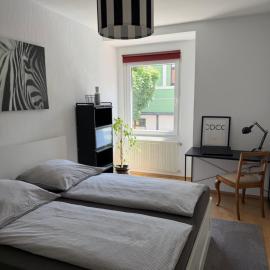 Mellow Oak by Interior Apartments - Familien App- 65qm - 5 Personen und Babybett - Solingen, nahe Köln&Düsseldorf - bahnhofsnah - A1 - Gratis WLAN & TV, hotelli kohteessa Solingen