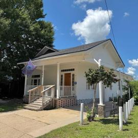 Charming 3BR Home Near Downtown Lafayette, hotel in Lafayette
