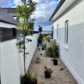 Luxury sea view villa, hotel in Ballycastle