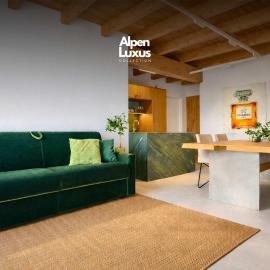 PENTHOUSE N'4 - Rooftop Terrace, Sauna & Whirlpool Access, hotel Kramsachban
