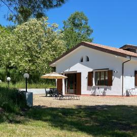 Dolce Collina, Sunset Terrace & Vineyard Views, hotel v destinaci Dozza