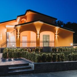 La Perla Gialla, hotel a Sarzana