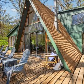 Wright City में, होटल Lakeside Chalet with Hot Tub at Innsbrook Resort | Fireplace | Screened Porch