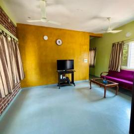 The Luxora Villa, hotel in Kuilapayam