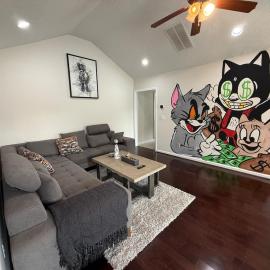 Modern ATL Stay 2BR 2BA Near Downtown W theater, ξενοδοχείο σε Ellenwood
