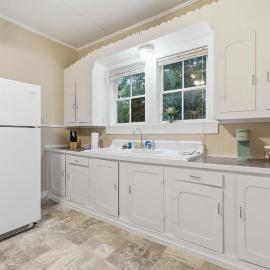 Cozy 1BR Cottage w Kitchen & Laundry
