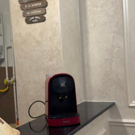 Jugurta Derrahi, hotell sihtkohas Bejaïa