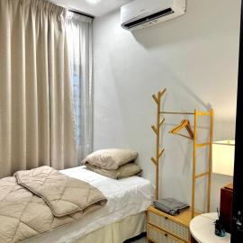 Ujang Guest House 2, hotel in Batu Kikir