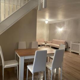 The Harlington Garden House 5BR with Large Garden