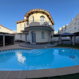 Jolie Villa piscine climatisé 8 pers proche centre-ville Perpignan