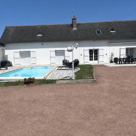 Piscine chauffée partagée avec terrasse privative