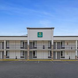 Quality Inn Dalton East, хотел в Далтън