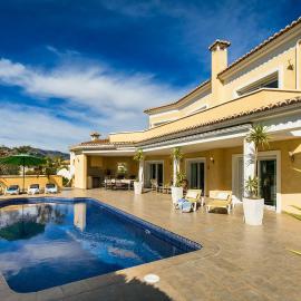 Villa Esplendida by Abahana Villas