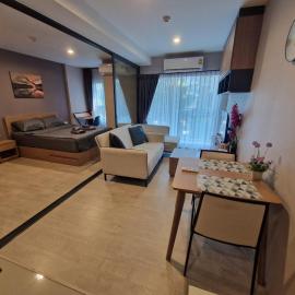 327 La Casita, quiet and well located condo