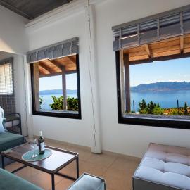 Helios stone house, hotel in Aegina