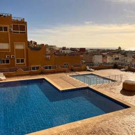 Cocon Atlantique avec piscine et bord de mer, hotel in Tamraght Ouzdar