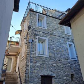 Rustico in pietra 16mo secolo