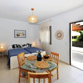 Charming Greek-Style Guest House, hotel in Ialysos